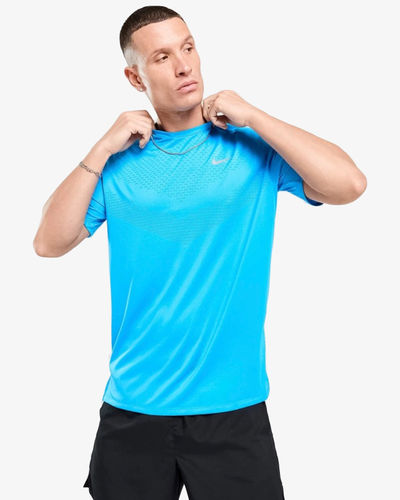 Nike Stride T-Shirt Blue