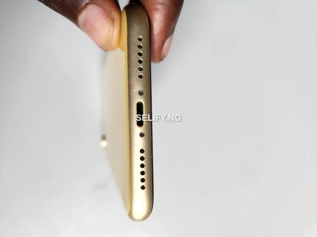 iPhone XR NFID 64gb for sale thumbnail 3