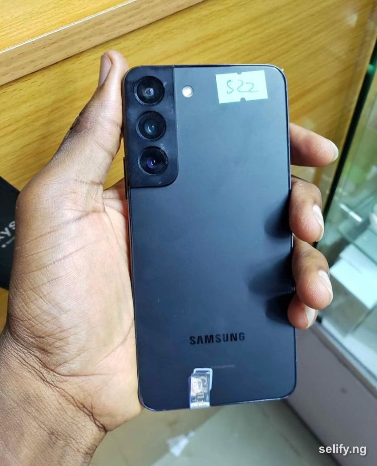 Direct UK Used Samsung S22 for sale with warranty 