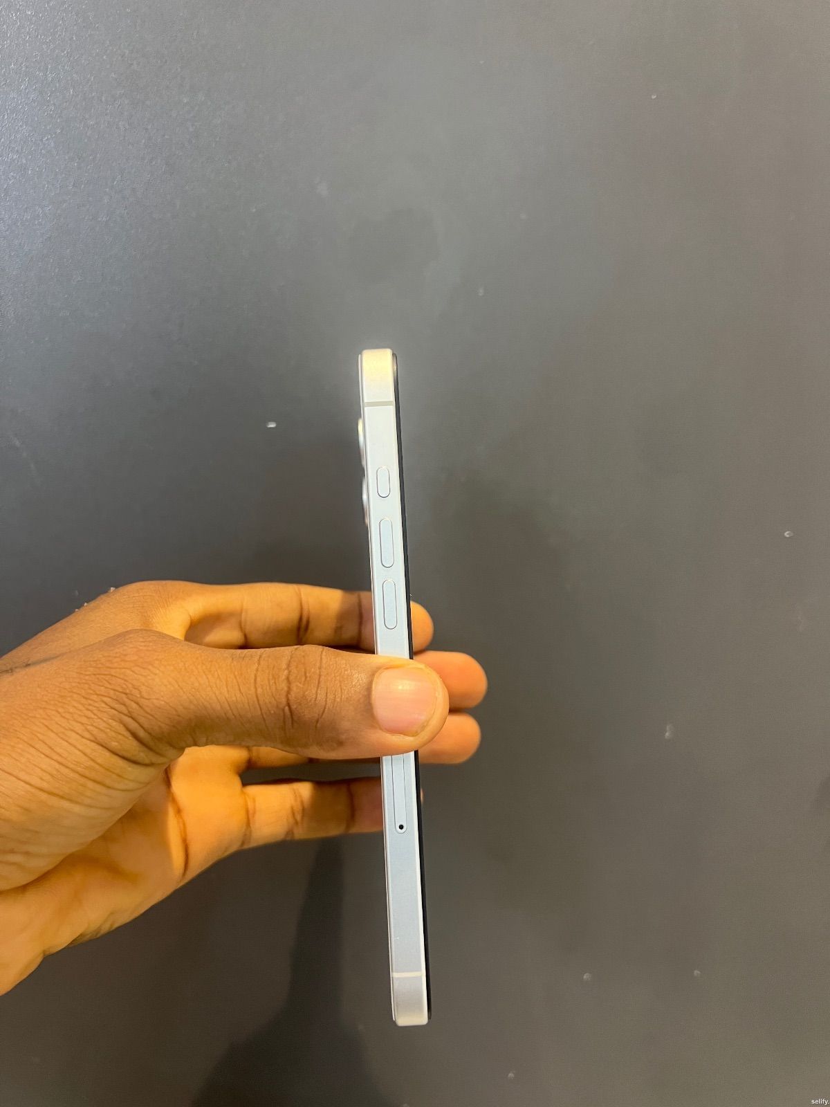iPhone 16 plus  thumbnail 4