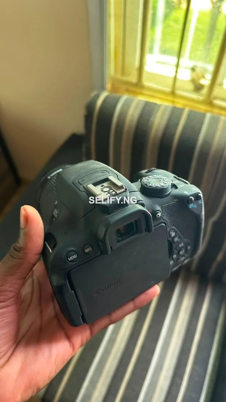 Canon Rebel T5i DSLR Camera thumbnail 2