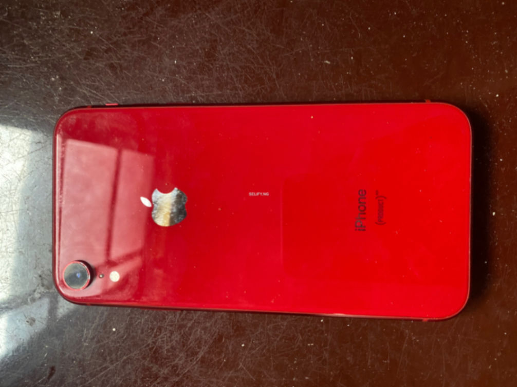 Used iPhone XR – 64GB, Original Charger, Follow Come - image 1
