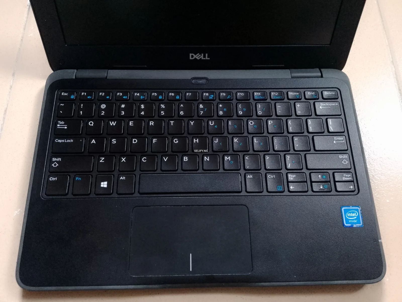 Dell Latitude 3190 thumbnail 4