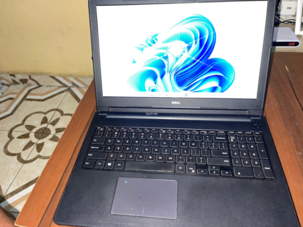 Nigerian Used Dell Inspiron 15 Touchscreen Laptop - Original Charger(bought brand new). thumbnail 2