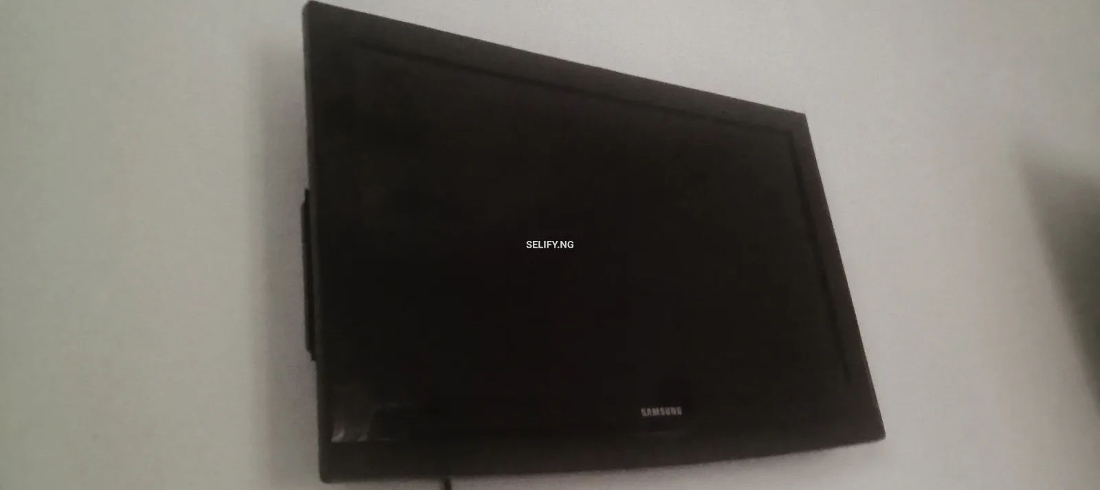 Neatly used TV for sale  thumbnail 2