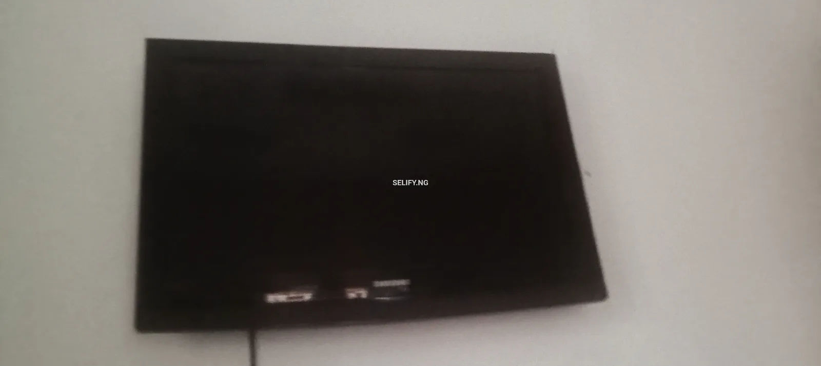 Neatly used TV for sale  thumbnail 3