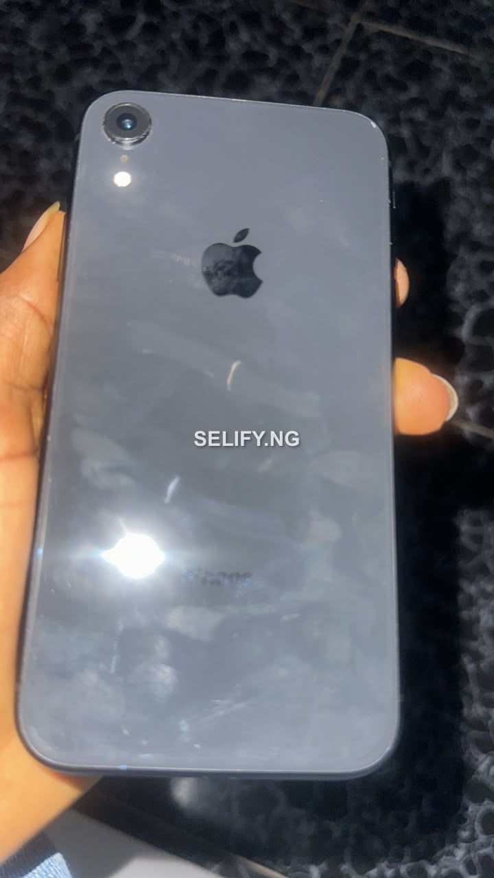 London Used iPhone XR – Original Charger & Accessories - image 1
