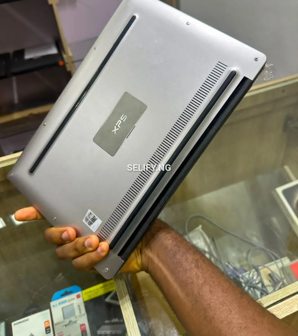 Dell XPS 13 9360  thumbnail 2