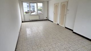 Maison 3 façades avec garage, terrasse et jardin 