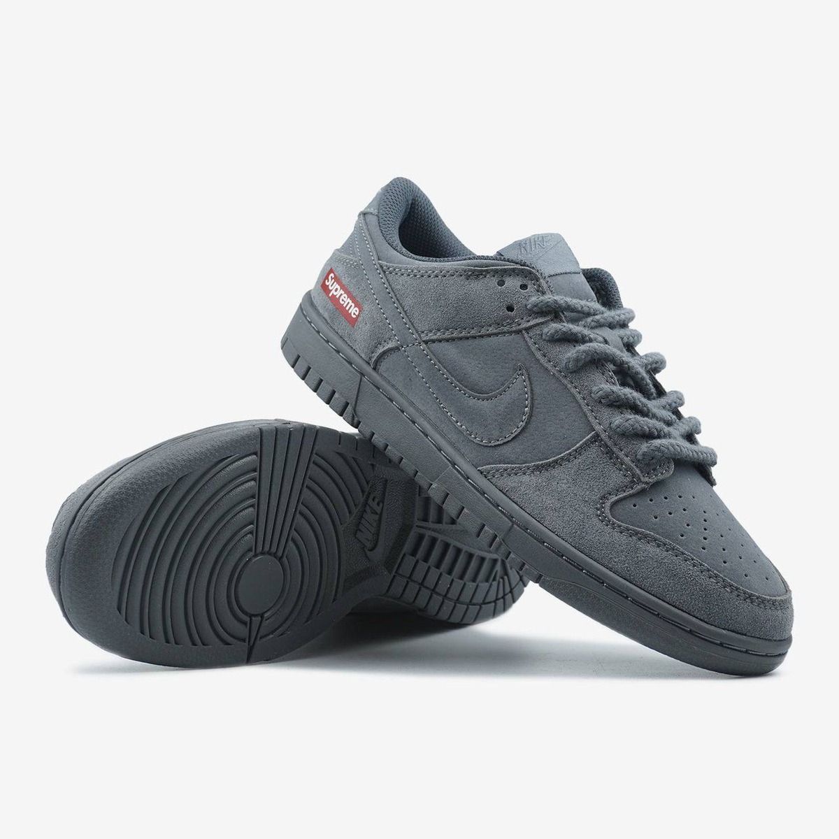 Nike SB Dunk x Supreme