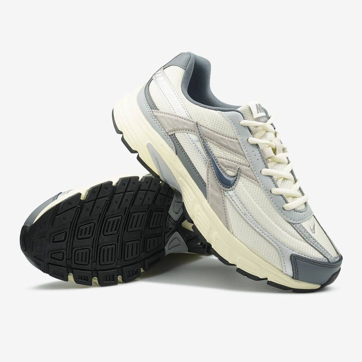 Nike Initiator