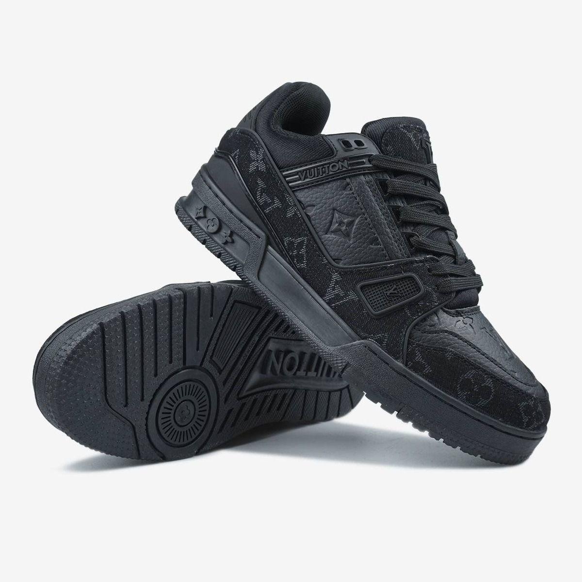 Louis Vuitton Trainer Total Black