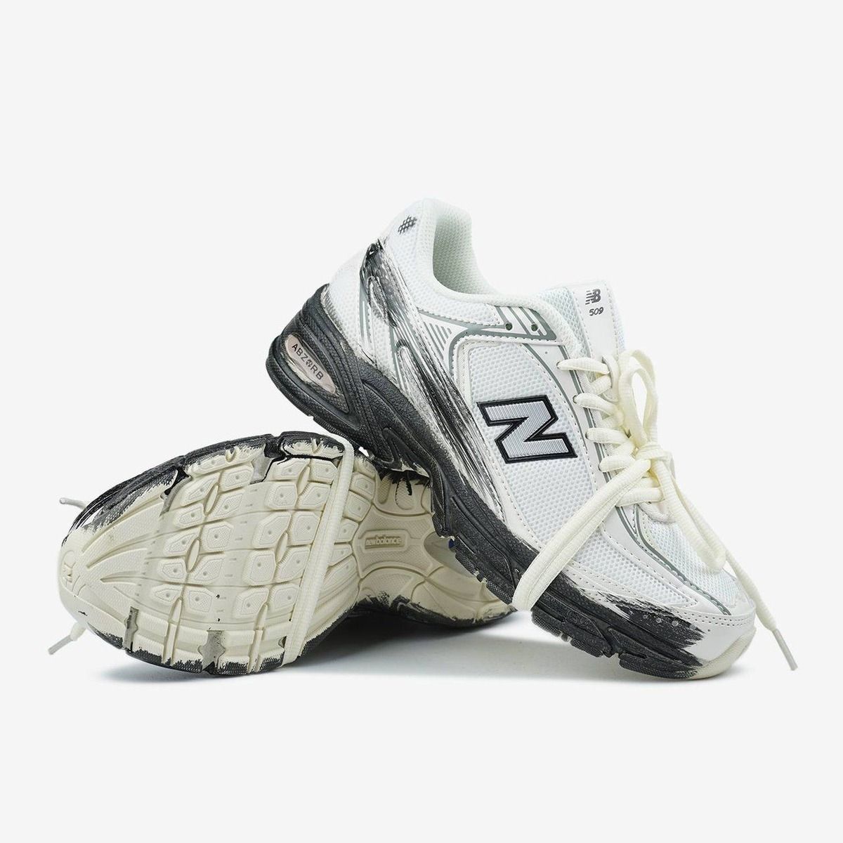 New Balance 509