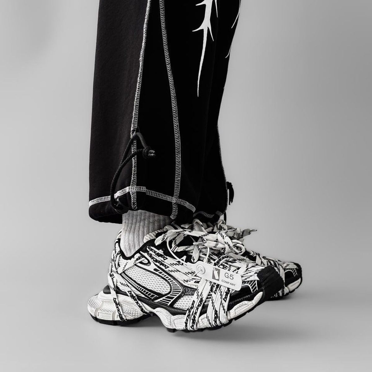 Balenciaga 3xl Extreme Laces Logo Sneaker