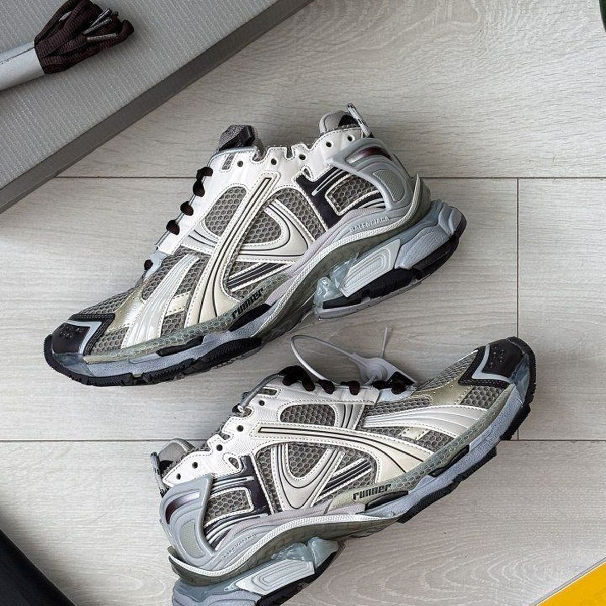 Balenciaga Runner Vintage Bone