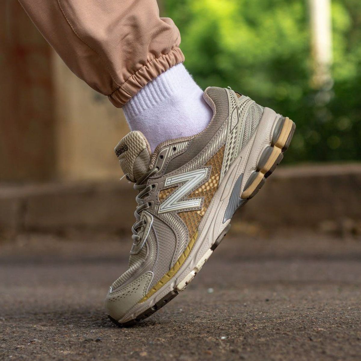 New Balance 860v2 Mars