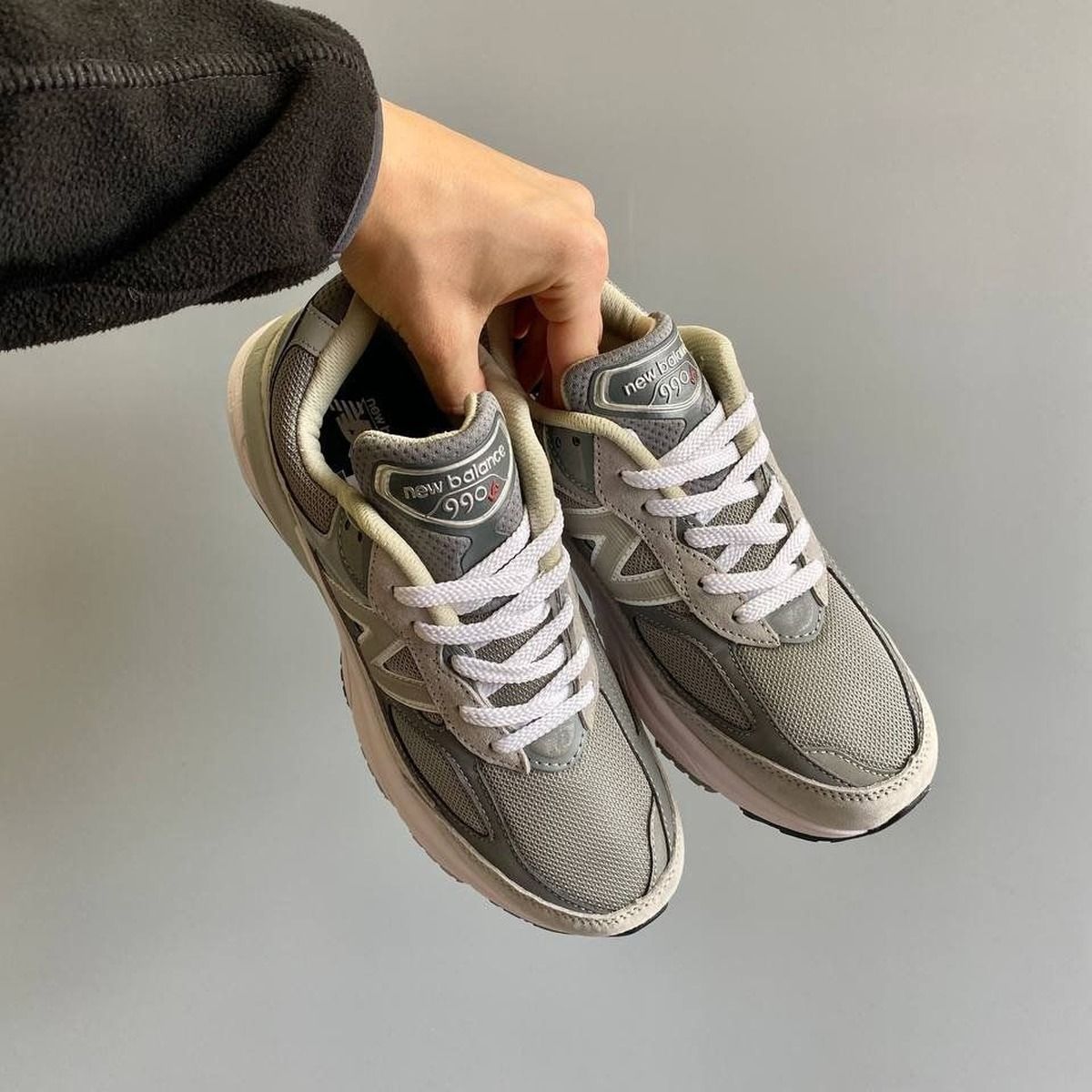 New Balance 990V6