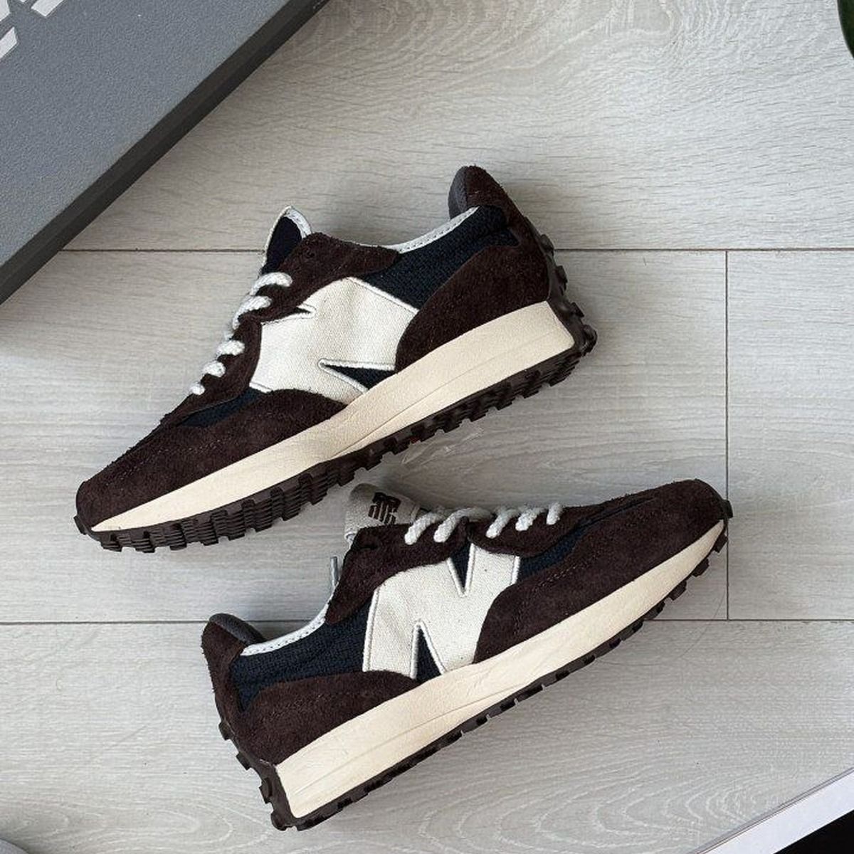 New Balance 327