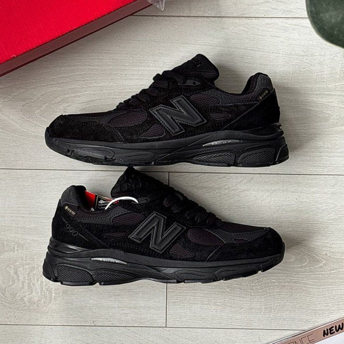 New Balance 990v3