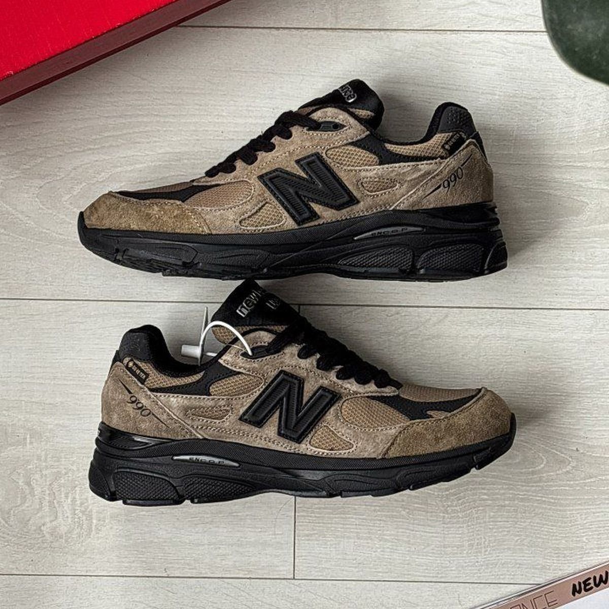 New Balance 990v3