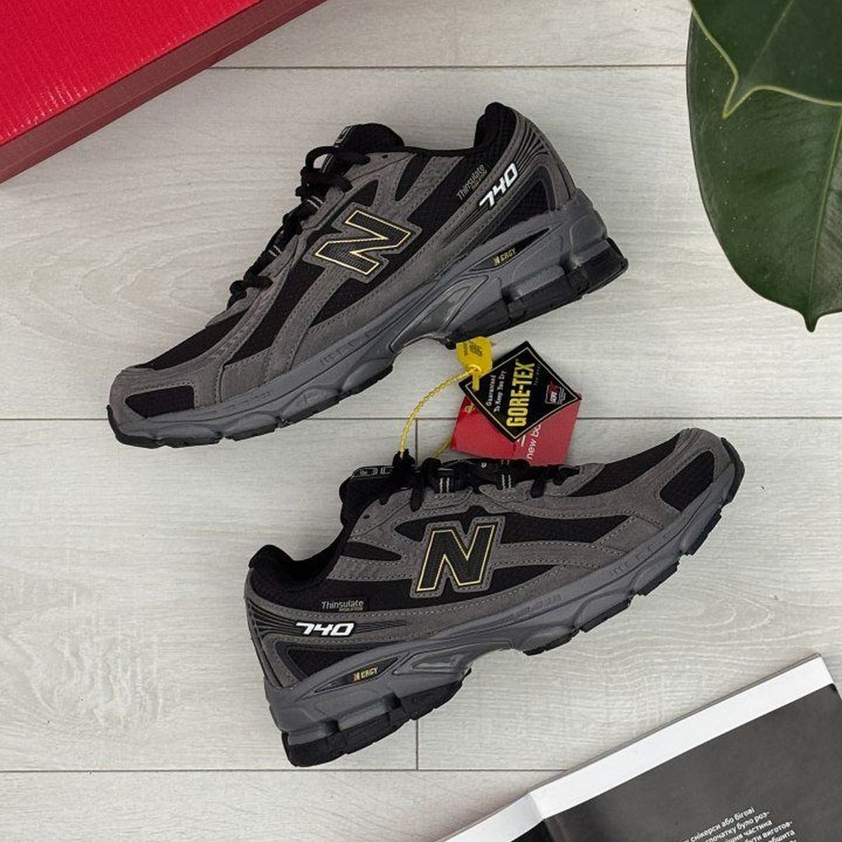 New Balance 740