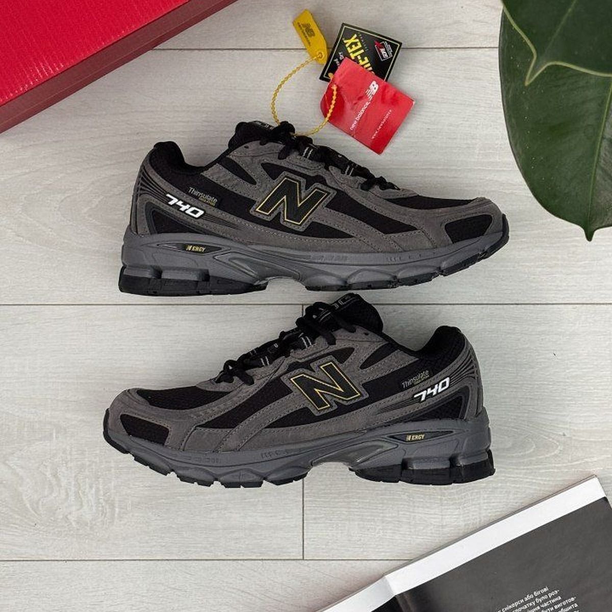 New Balance 740