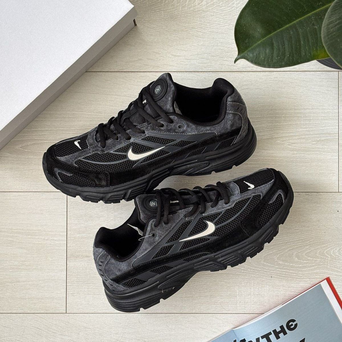 Nike Initiator
