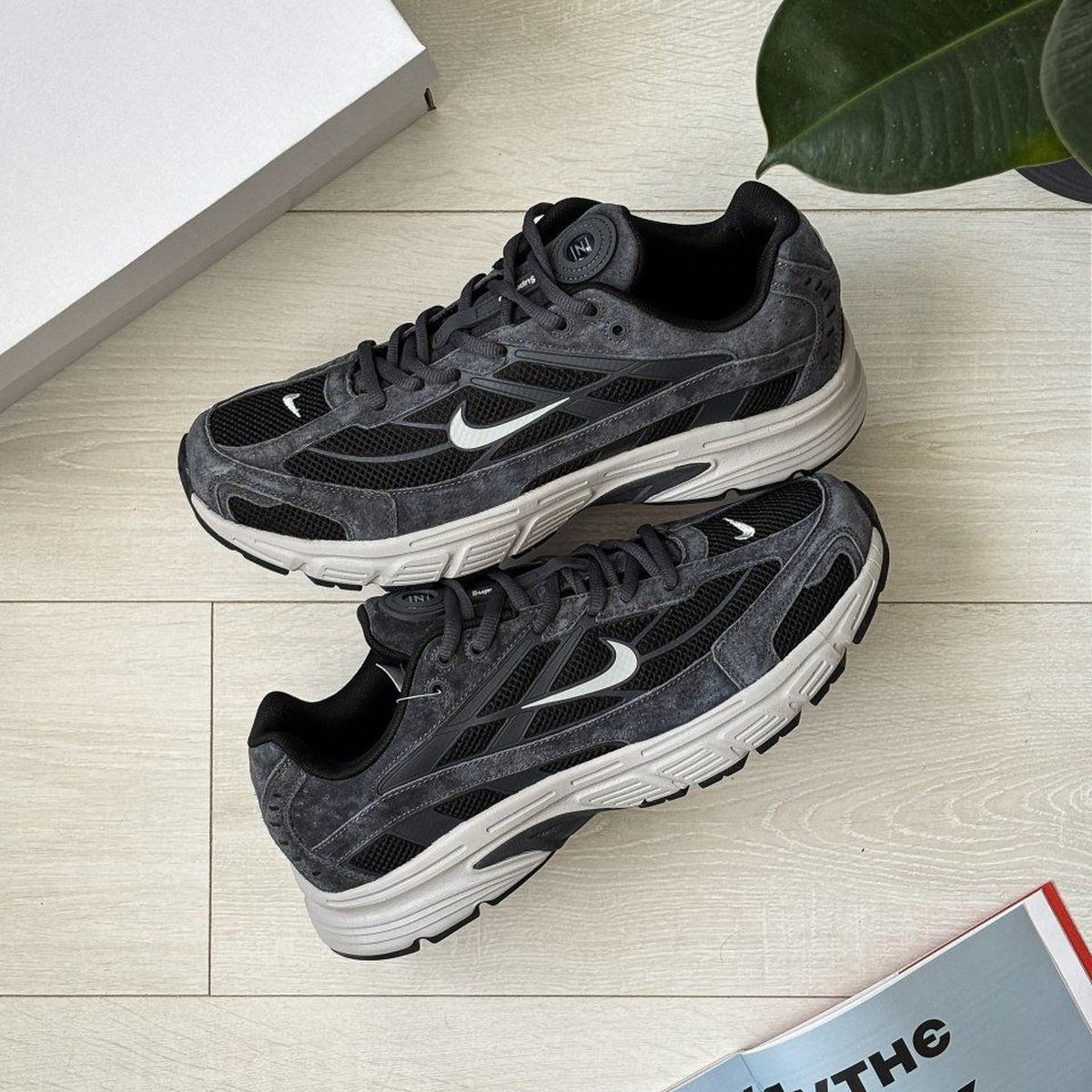 Nike Initiator