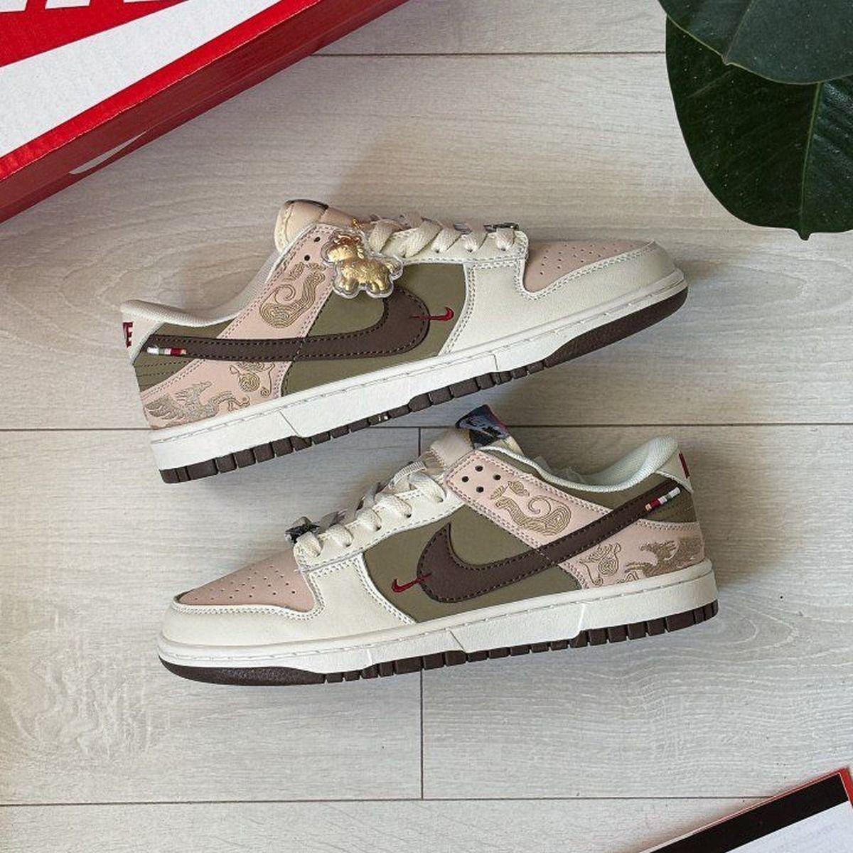 Nike Dunk Low SE