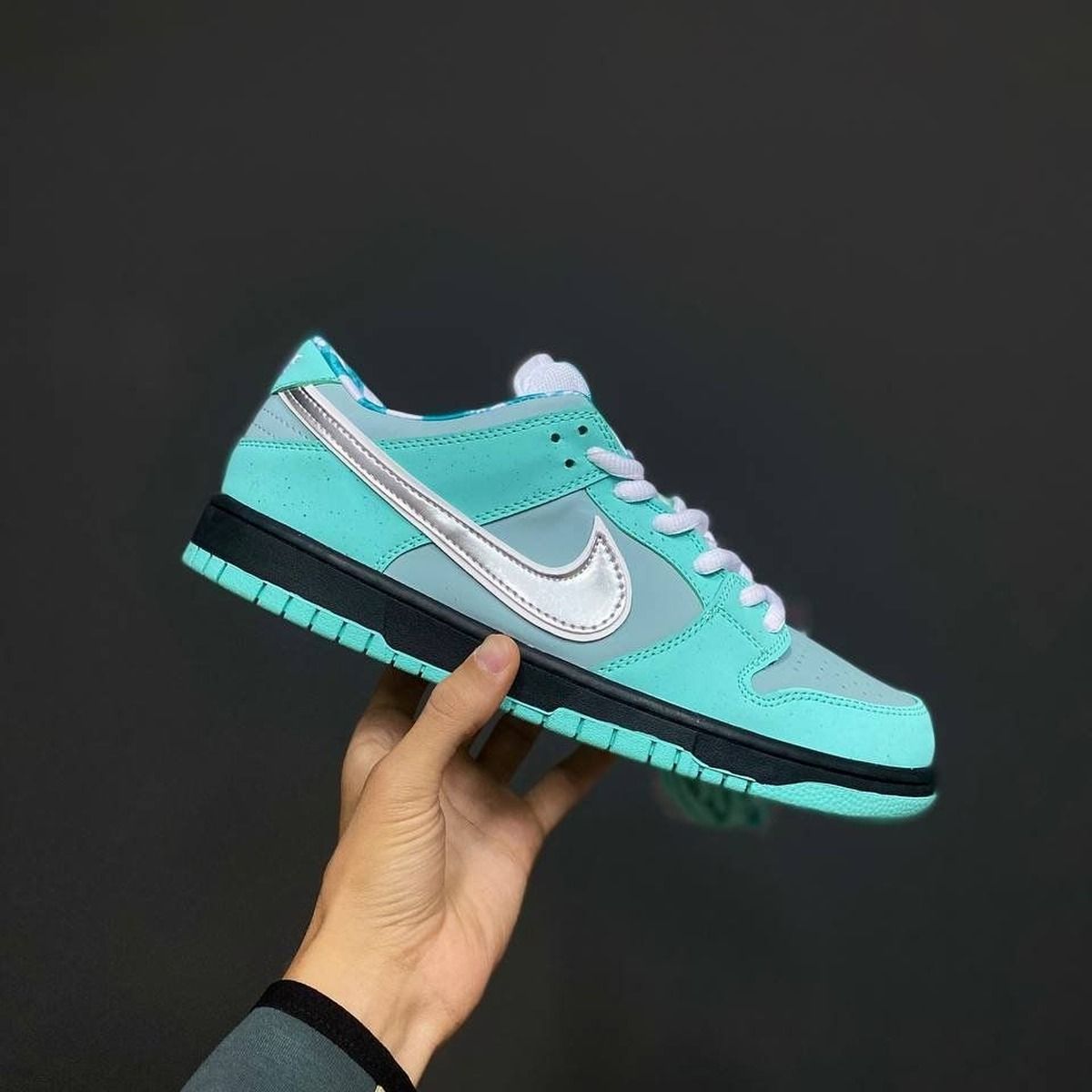 NIKE SB DUNK LOW TIFFANY LOBSTER