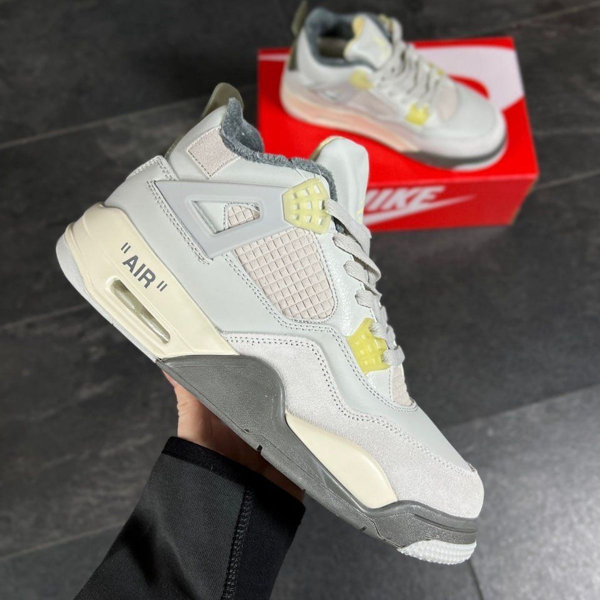 Nike Air Jordan Retro 4