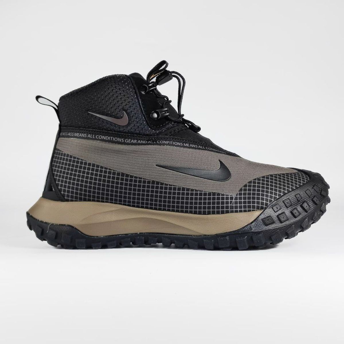 Nike ACG Mountain Fly Gore-Tex Fur