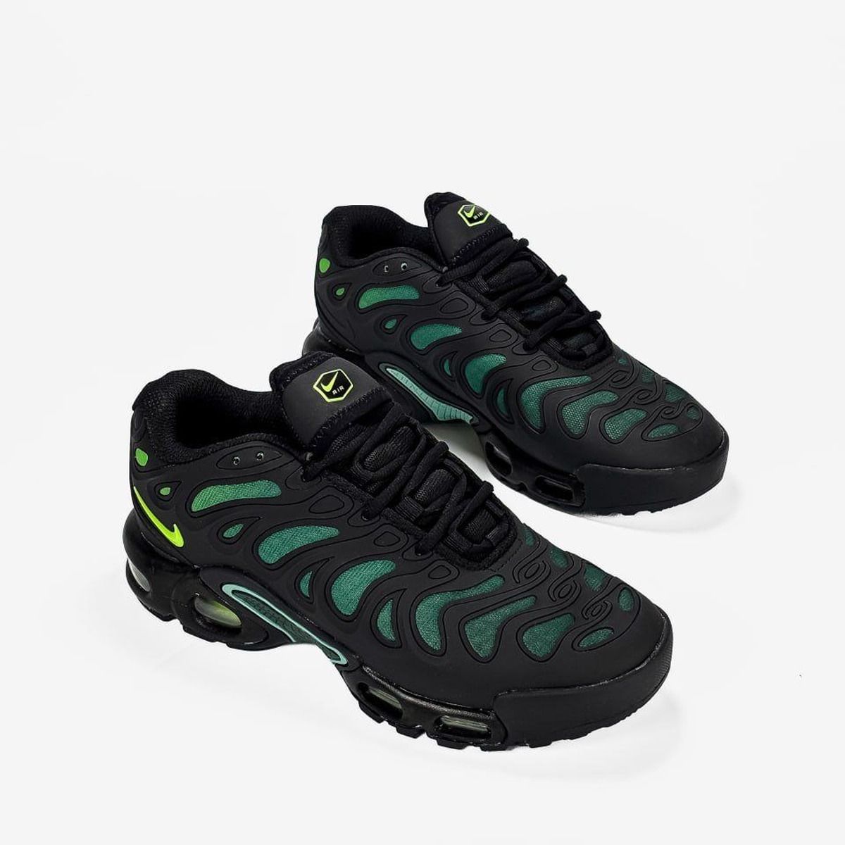 Nike Air Max Plus Drift