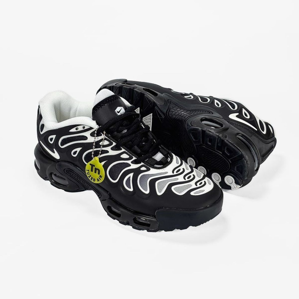 Nike Air Max Plus Drift