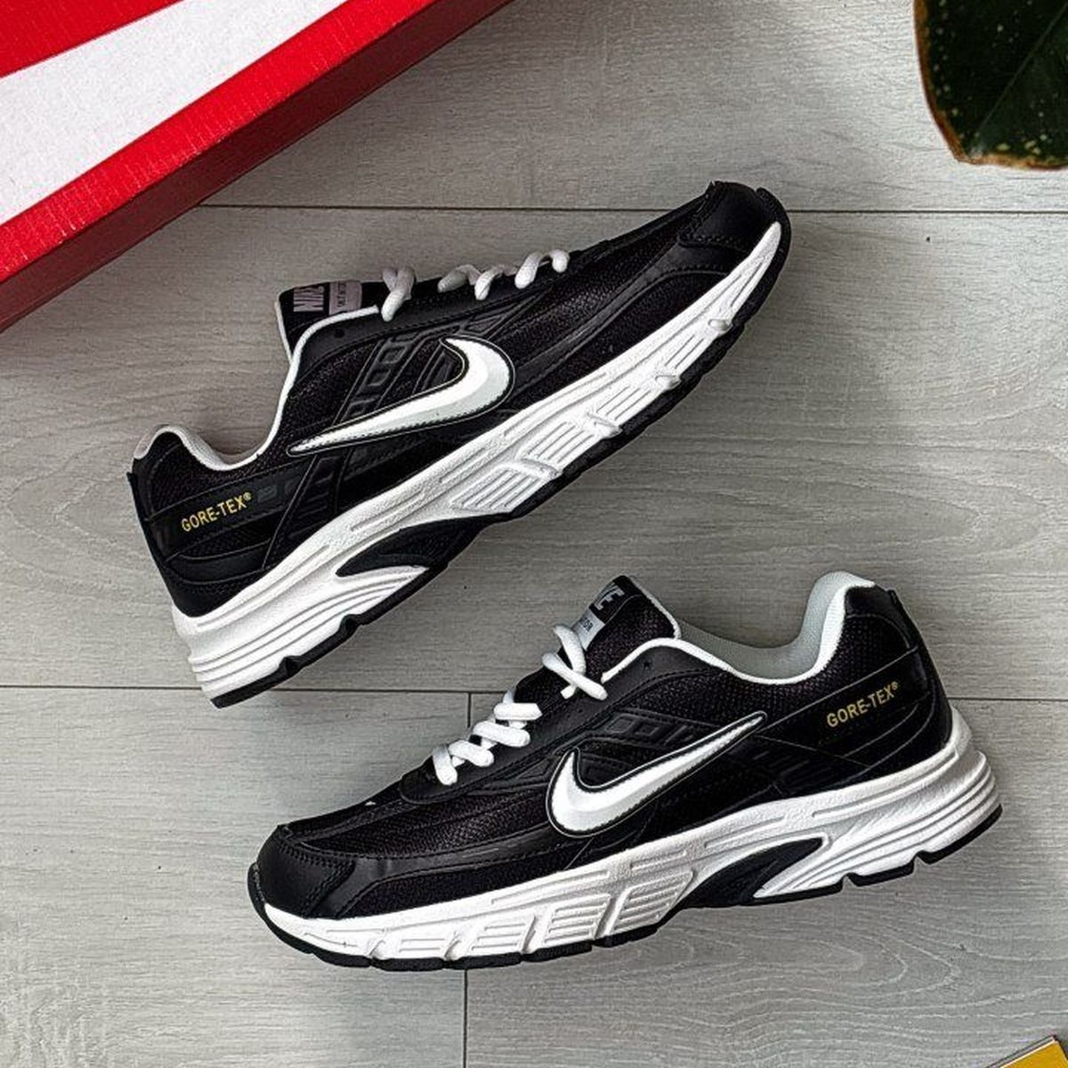Nike Initiator