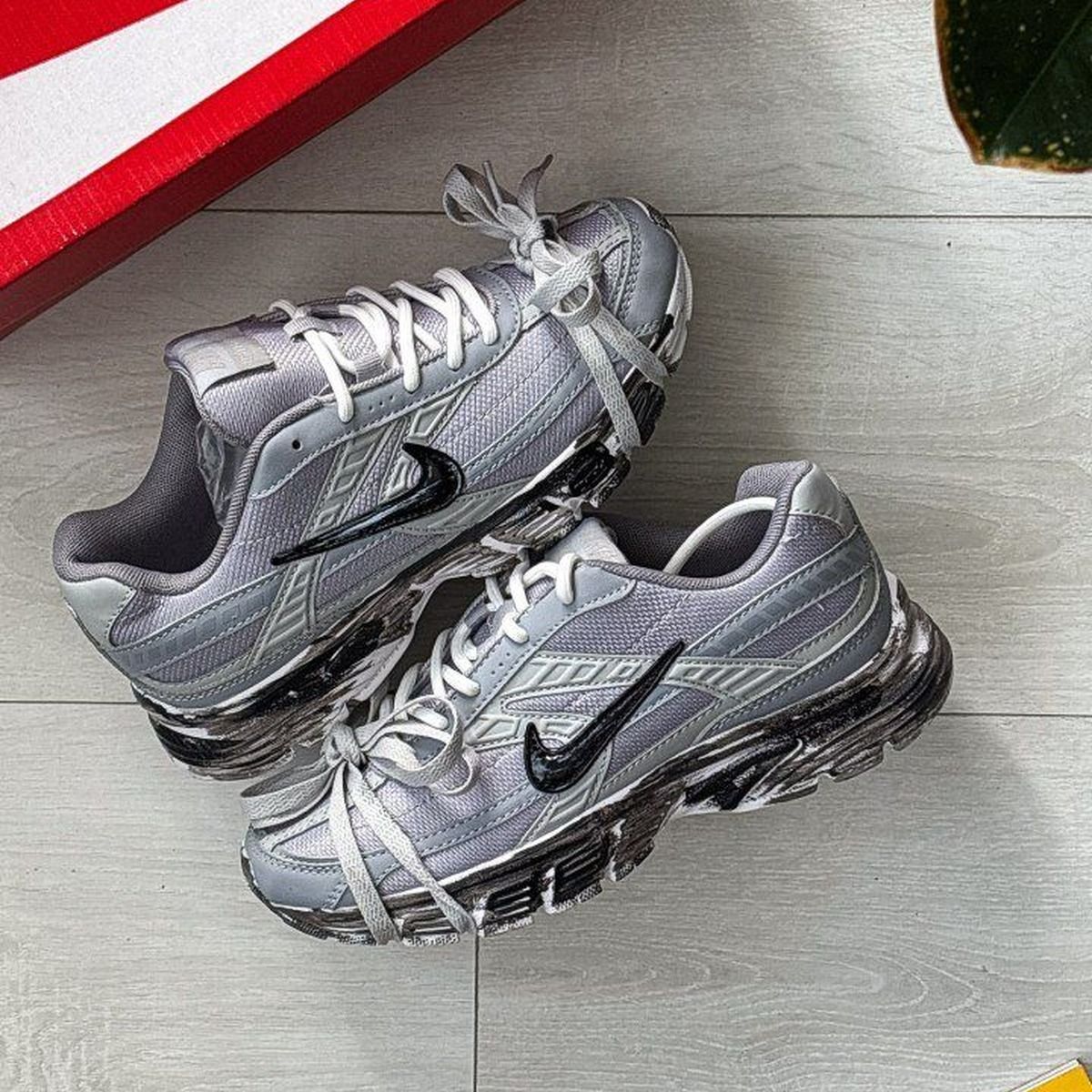 Nike Initiator