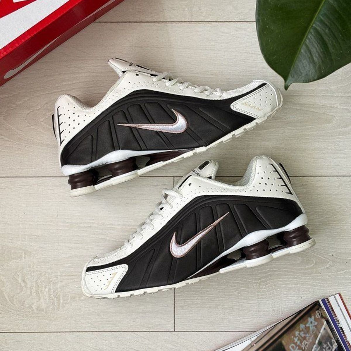 Nike Shox R4