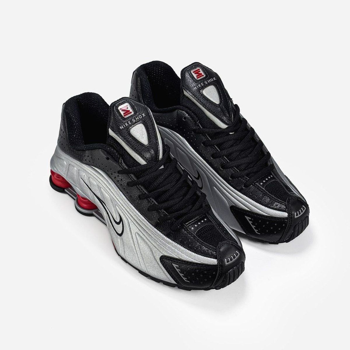 Nike Shox R4
