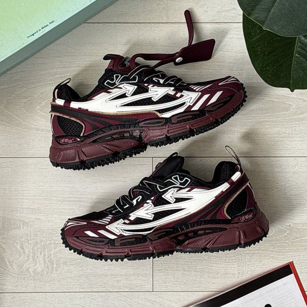 Off-White Right Back
