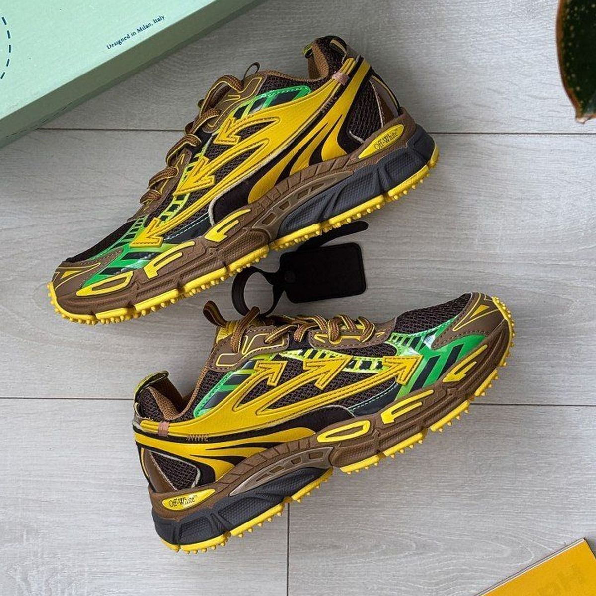 Off-White Be Right Back