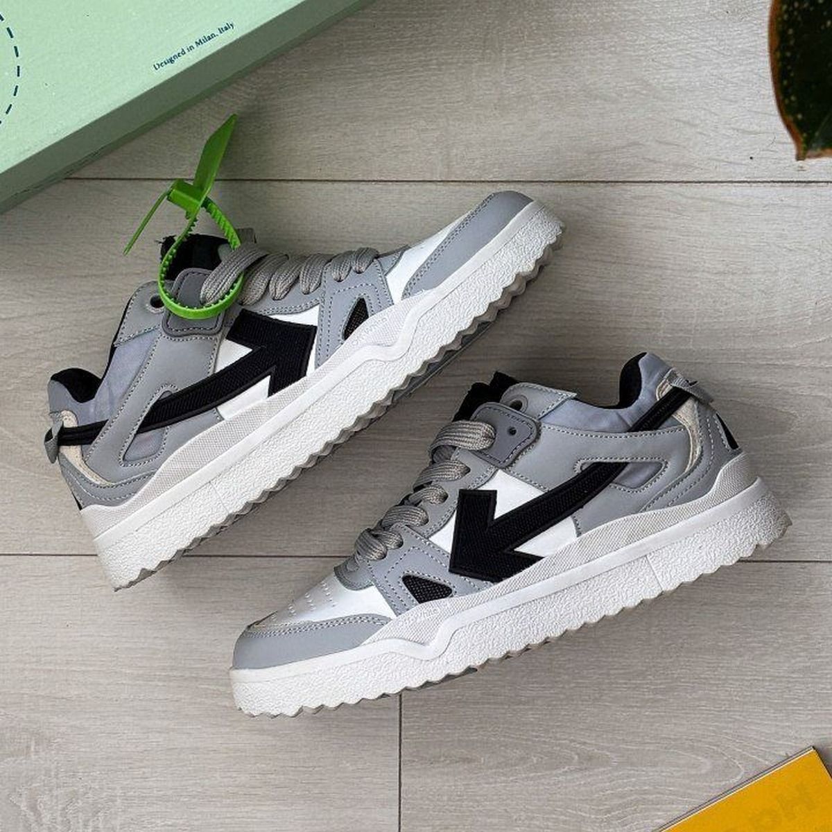 Off-White Sponge Mid Top