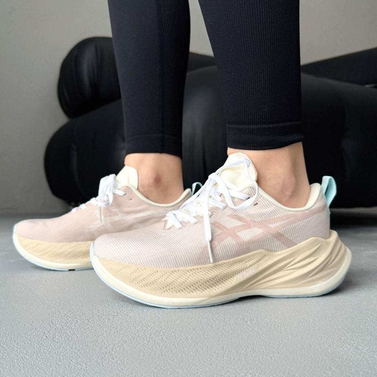 Asics Superblast