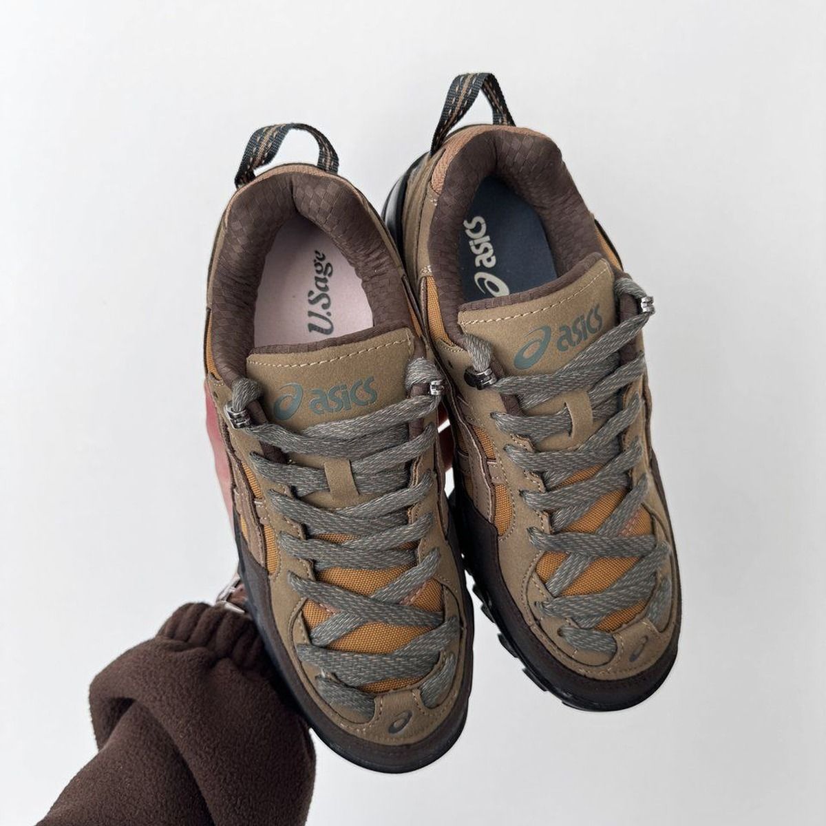 Asics Gel-Pickax Modern Safari Brown
