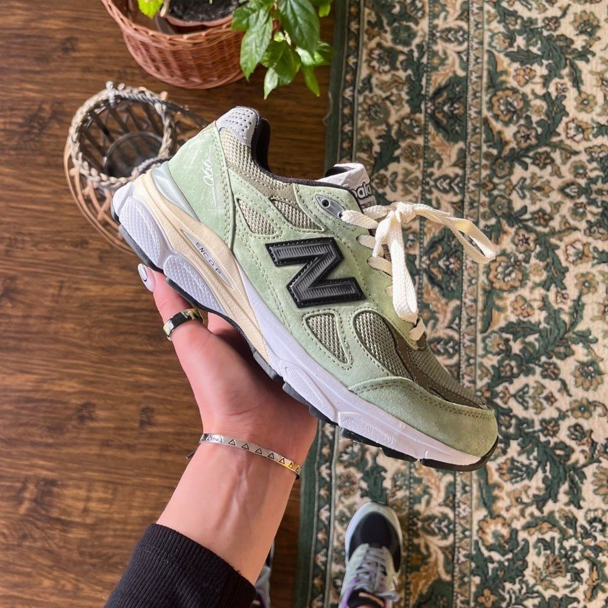 New Balance 990