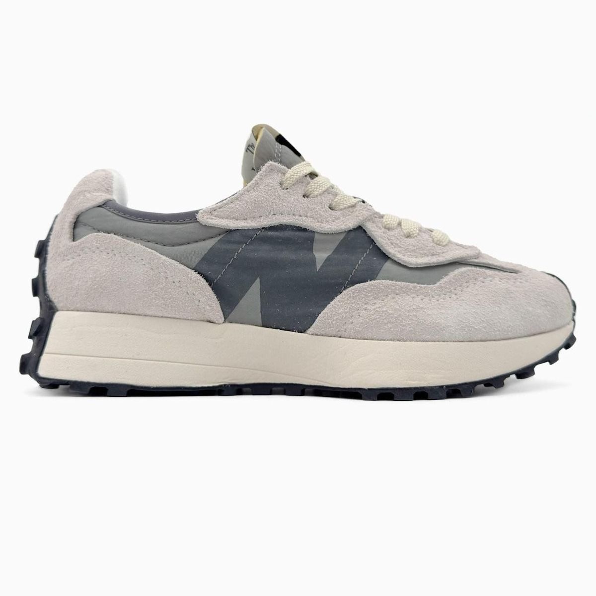 New Balance 327