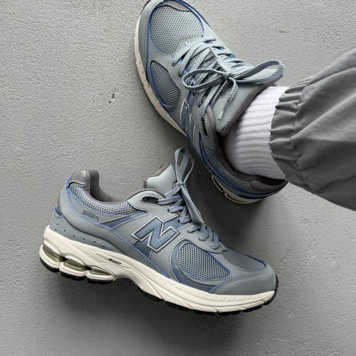 New Balance 2002R