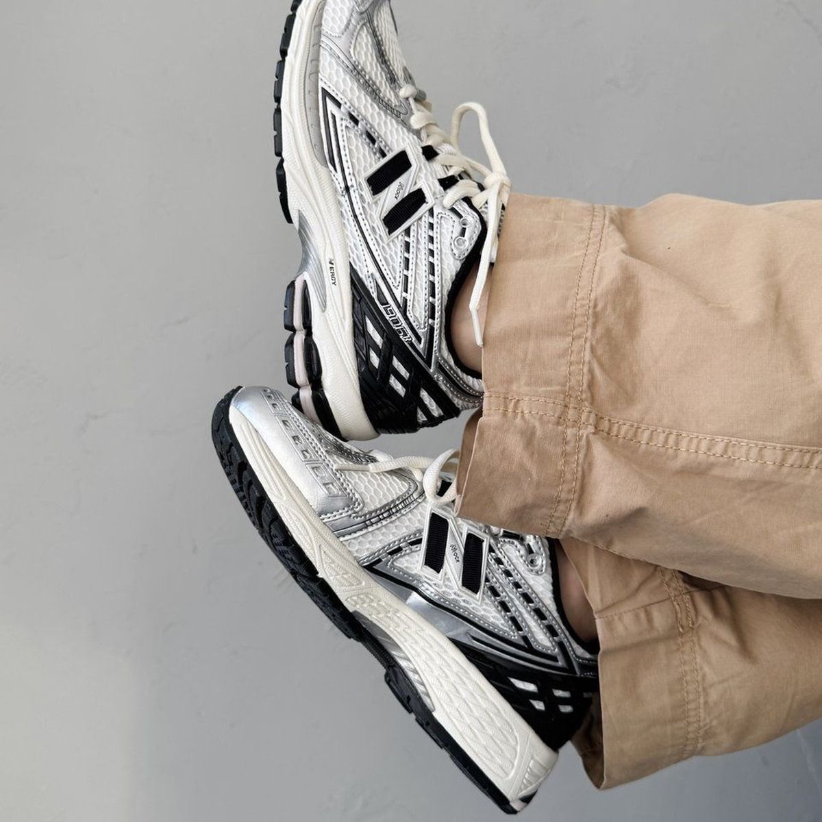 New Balance 1906R
