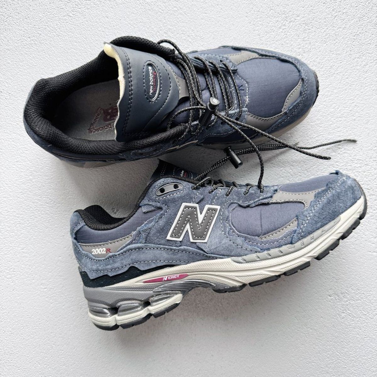 New Balance 2002R