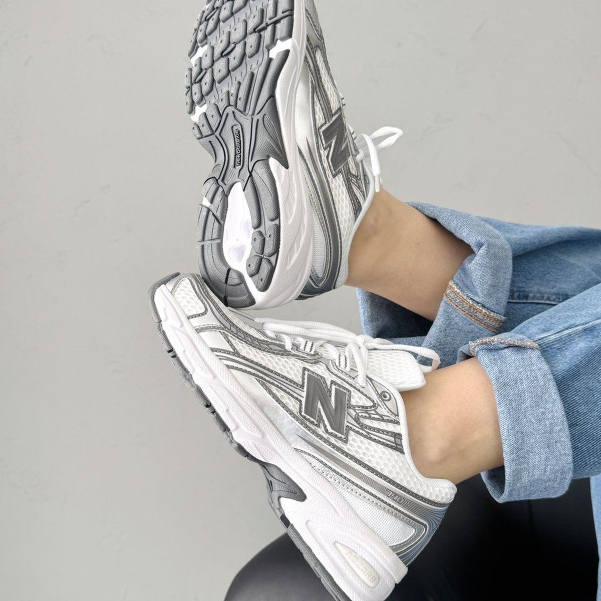 New Balance 740