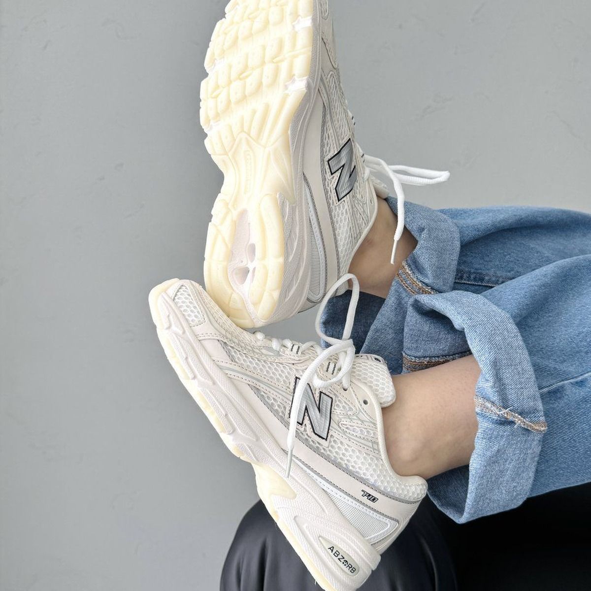 New Balance 740